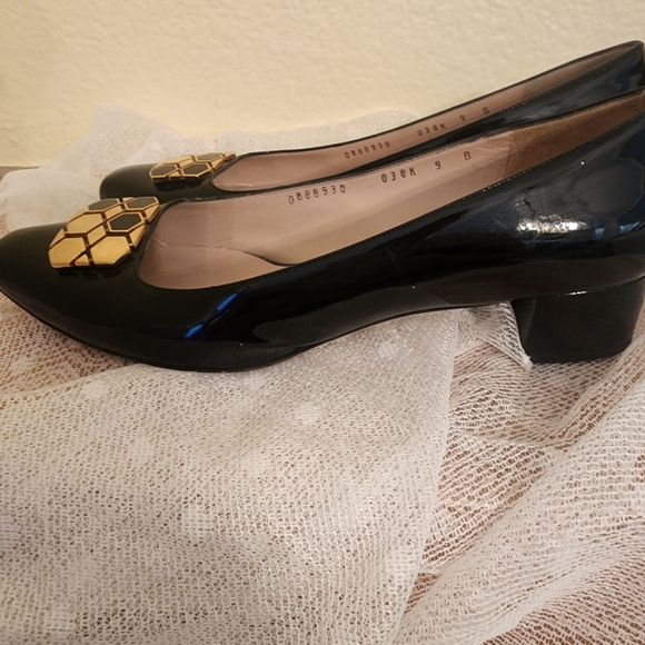Salvatore Ferragamo Black Patent Leather Block Pumps Size 9 - Picture 5 of 9